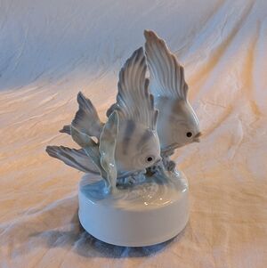 2/80$ Otagiri Porcelain Angelfish Music Box Figurine in White and Light Blue